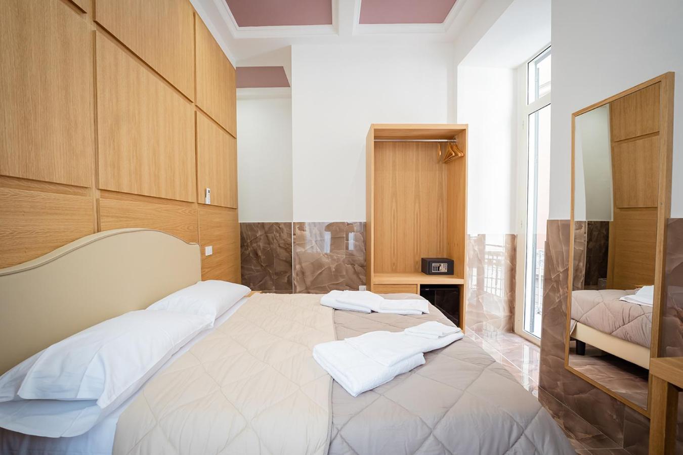 Affittacamere P.c. Boutique H. Lifestyle, Centro, By Clapa Group Dislocated Hospitality Napoli