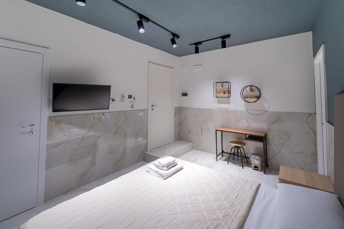 P.c. Boutique H. Lifestyle, Centro, By Clapa Group Dislocated Hospitality Affittacamere Napoli